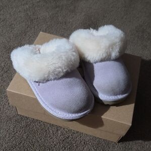 UGG Kids Lavender Slip-On Slippers with Plush Cream Collar
